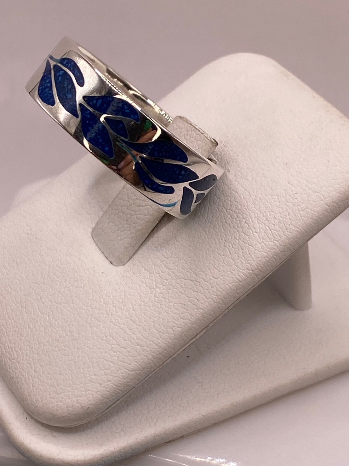 🌿 Anillo Floral Azul de Plata .925 con Incrustaciones