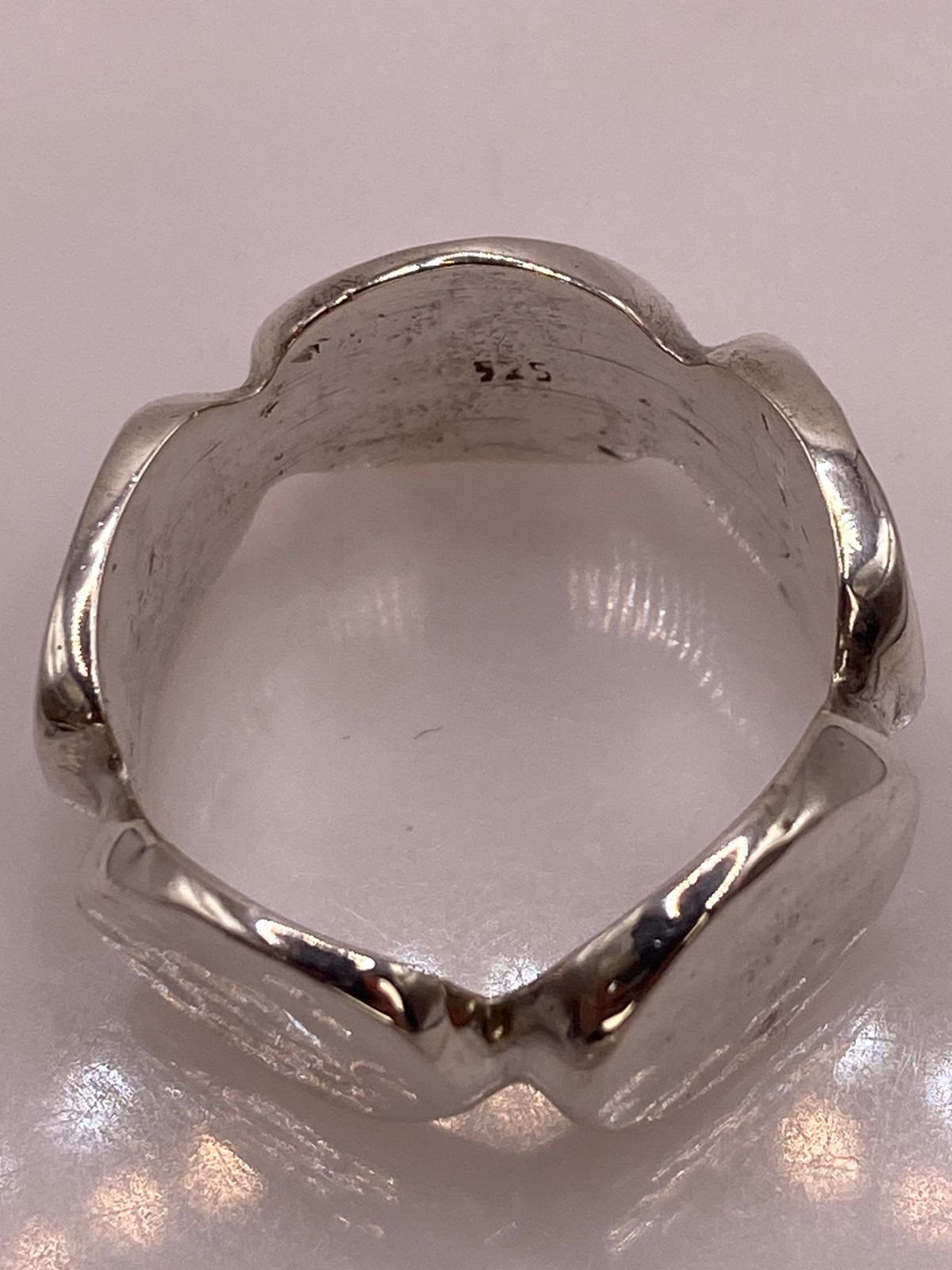 Anillo en Forma de Círculos Martillados de Plata Ley .925