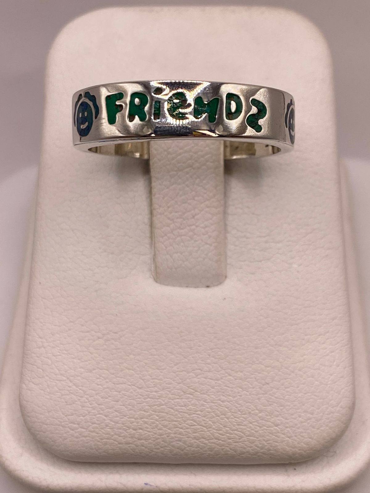 Anillo “friends” de Plata .925 con Incrustaciones