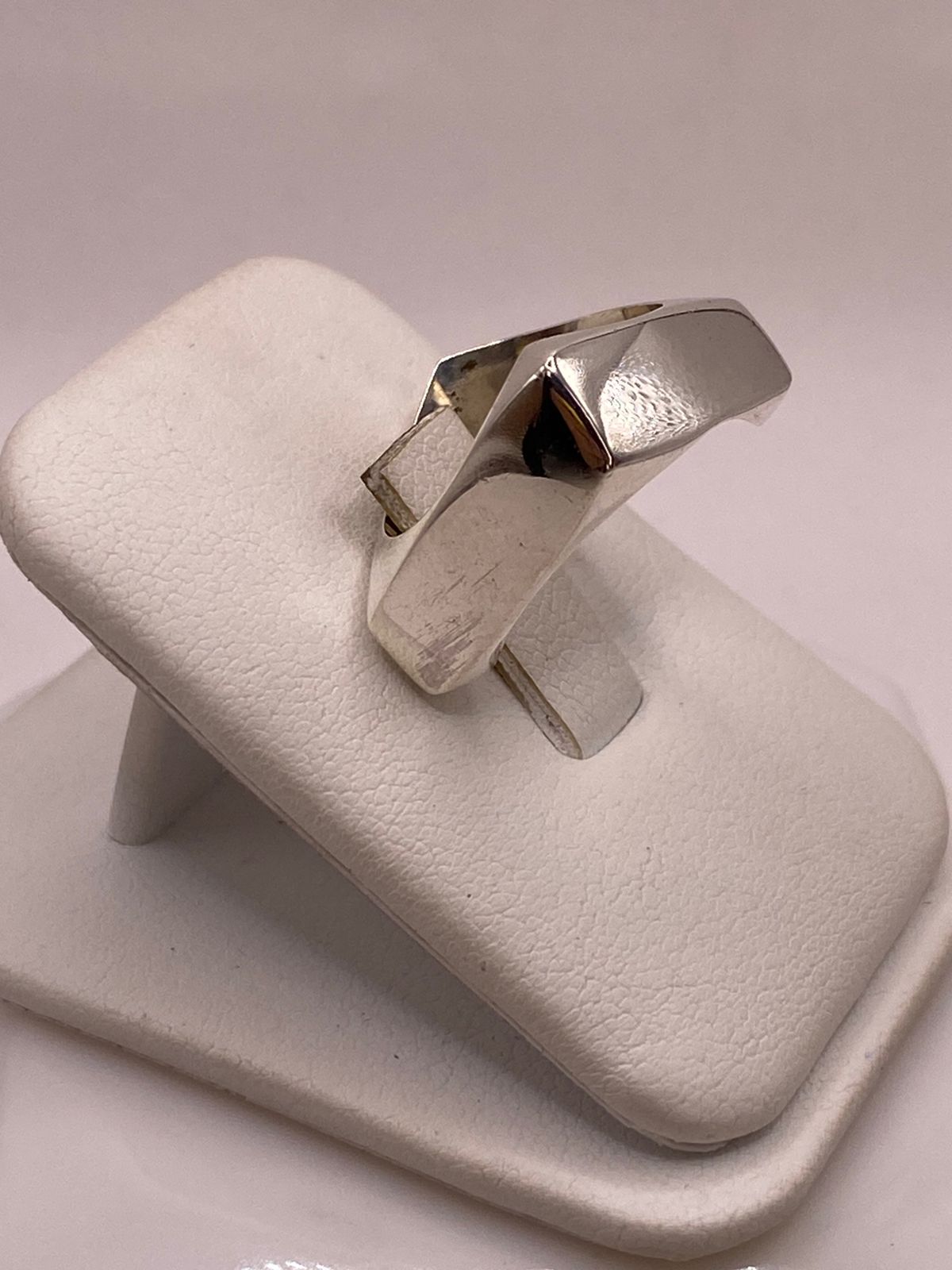 Anillo Geométrico Cuadrado de Plata Ley .925