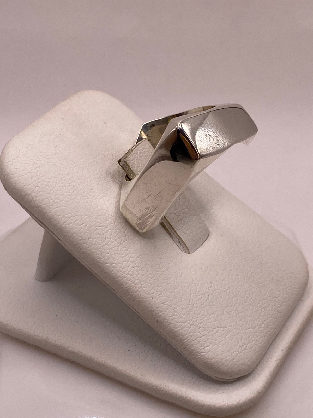 Anillo Geométrico Cuadrado de Plata Ley .925