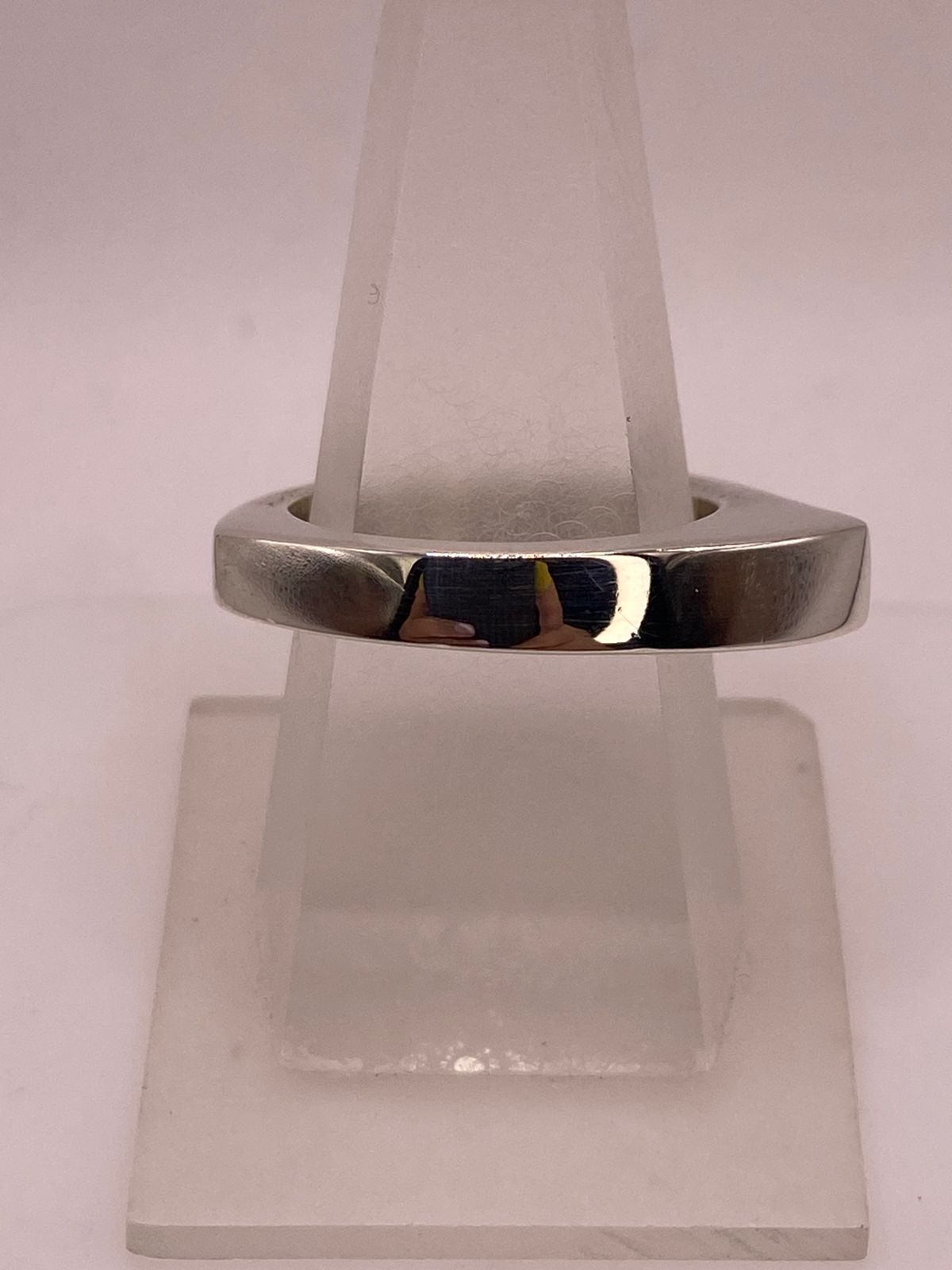 Anillo Geométrico Curvo en Plata .925