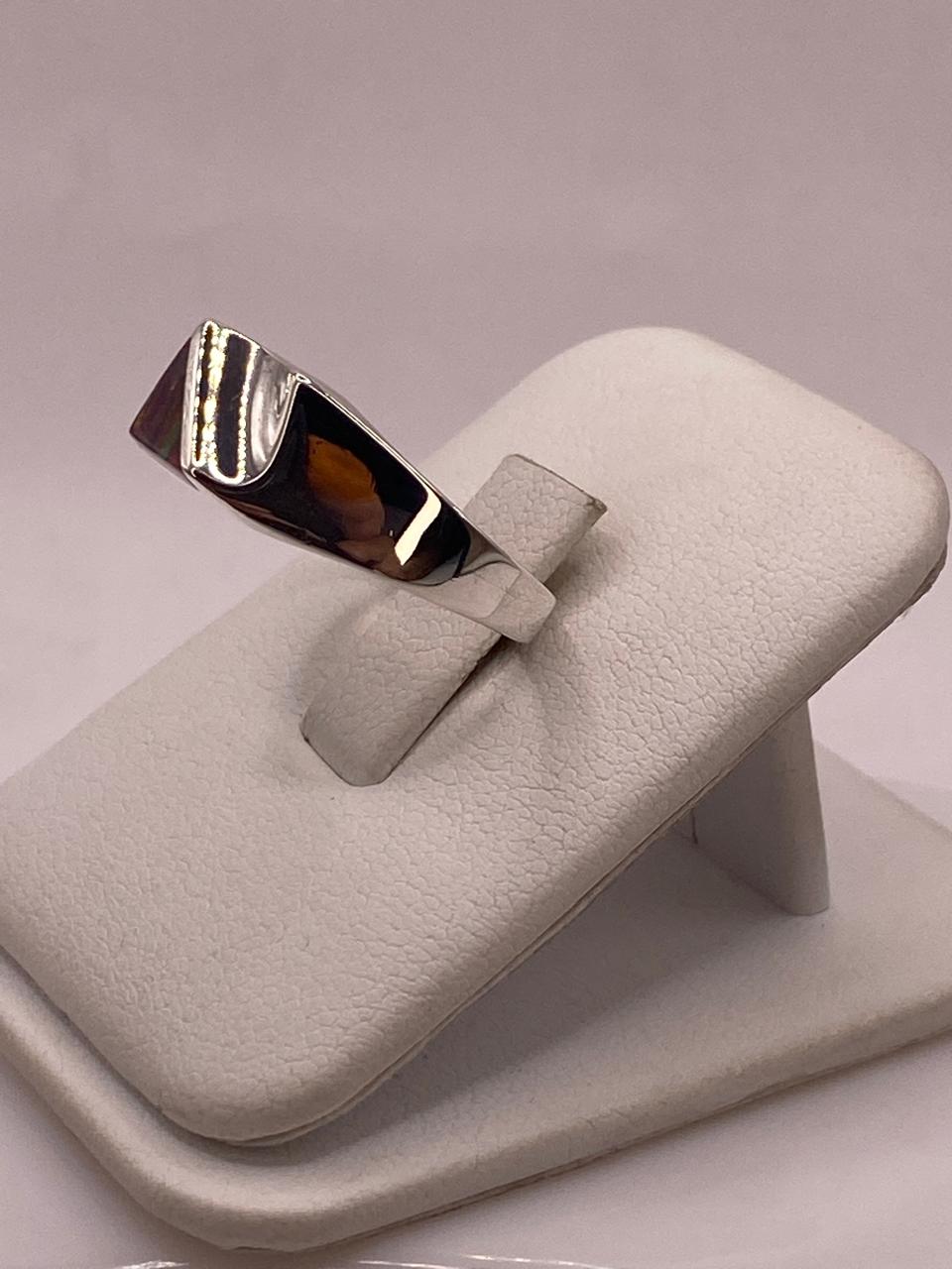 Anillo Geométrico con Ópalo de Fuego en Plata .925