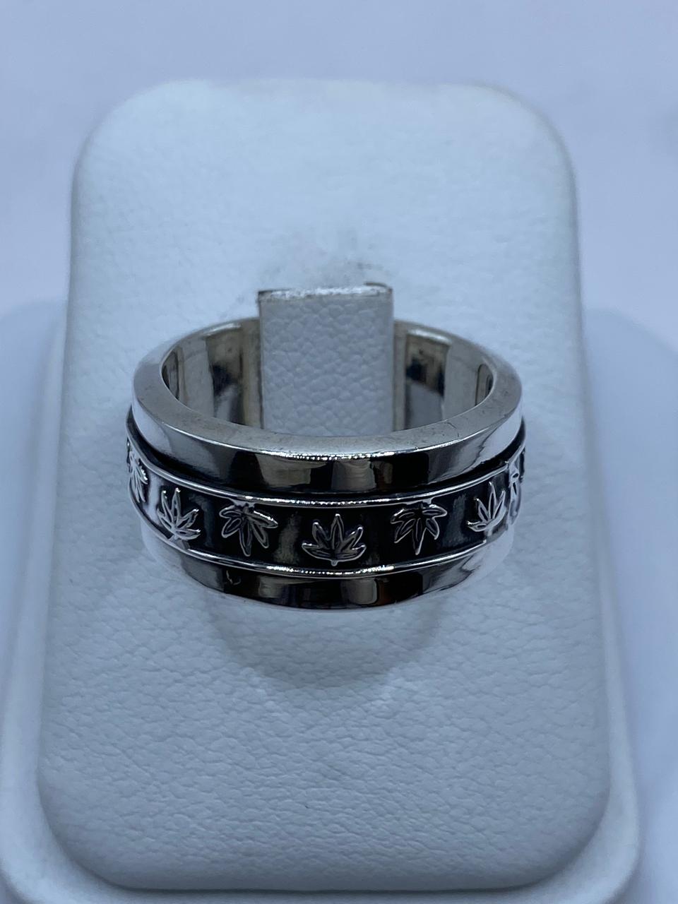 Anillo Giratorio Hoja de Maple en Plata .925