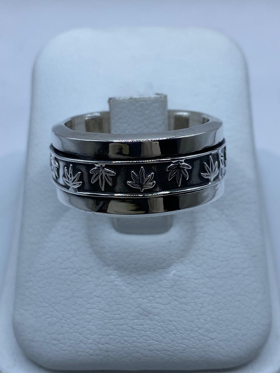 Anillo Giratorio Hoja de Maple en Plata .925