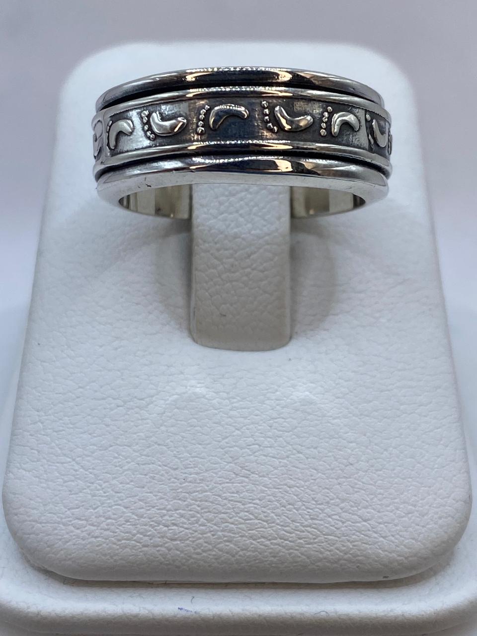 👣 Anillo Giratorio de Huellas en Plata .925 — detalle de piedra