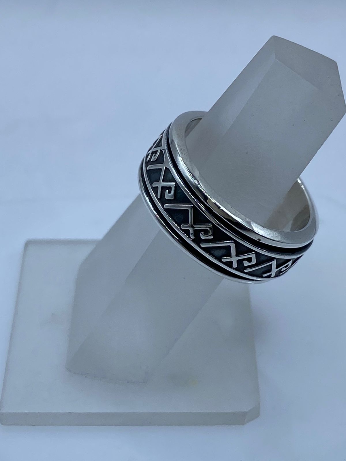 Anillo Giratorio de Plata .925 con Símbolos Geométricos