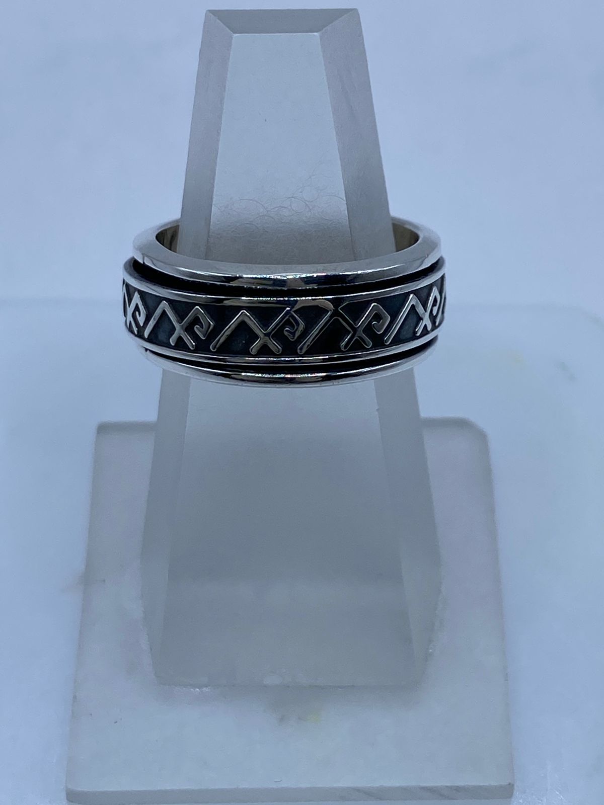 Anillo Giratorio de Plata .925 con Símbolos Geométricos