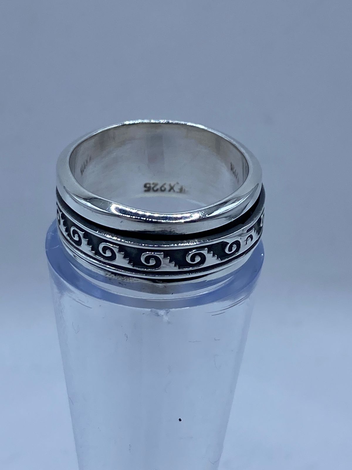 💍🌀 Anillo Giratorio de Plata 925 con Diseño Espiral Clási