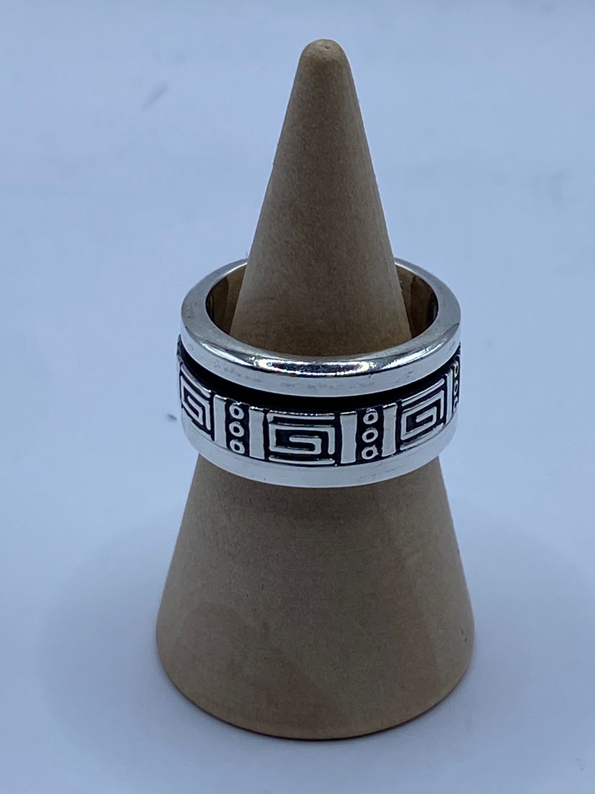 Anillo Giratorio de Plata 925 con Diseño Greca Geométrica — vista lateral