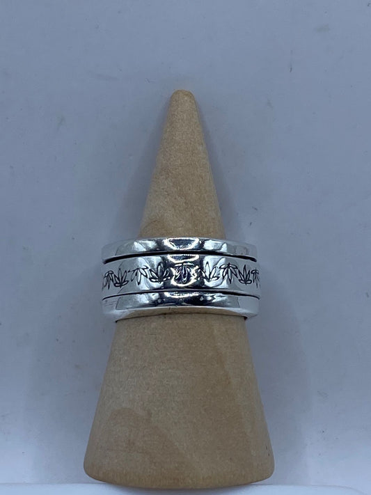 Anillo Giratorio de Plata 925 con Diseño de Hoja de Maple — vista lateral