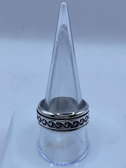 Anillo Giratorio de Plata 925 con Diseño de Olas, vista frontal