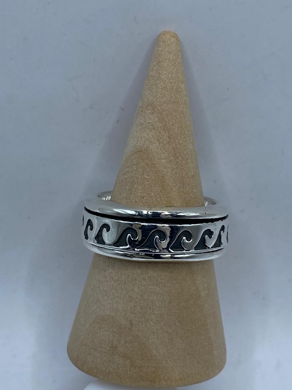 🌊 Anillo Giratorio de Plata 925 con Diseño de Olas
