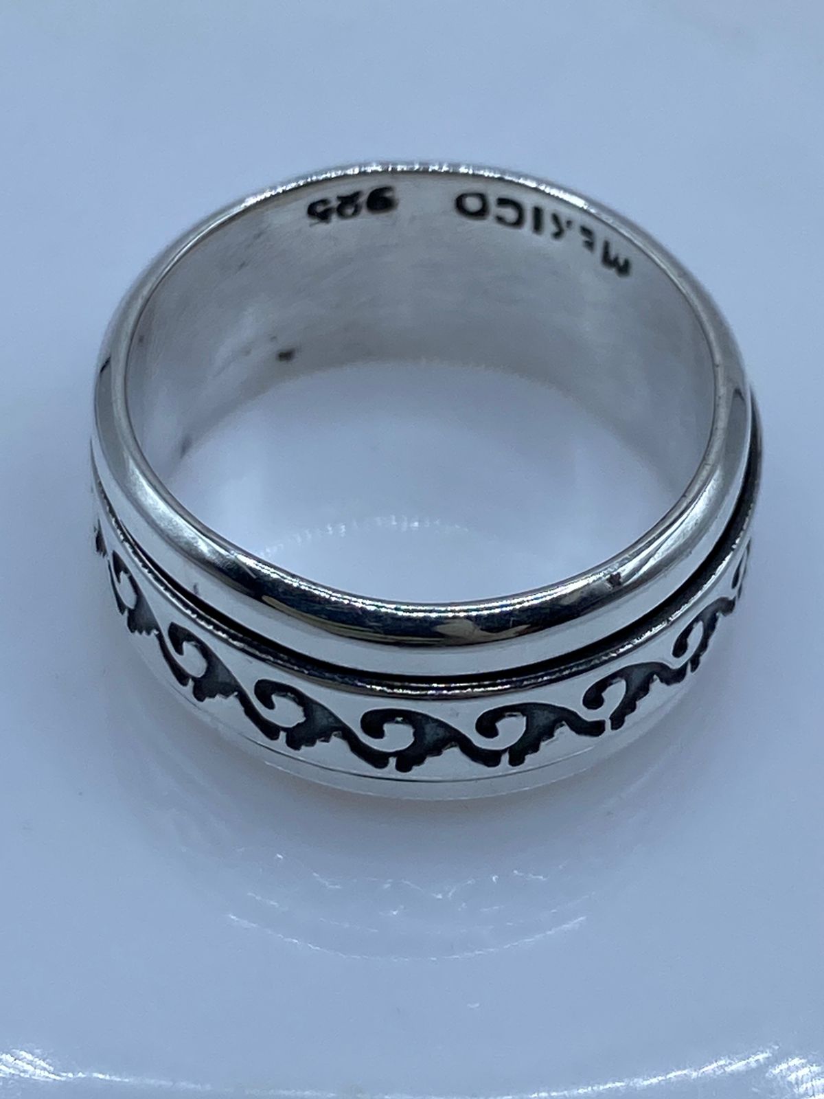Anillo Giratorio de Plata .925 con Diseño de Olas