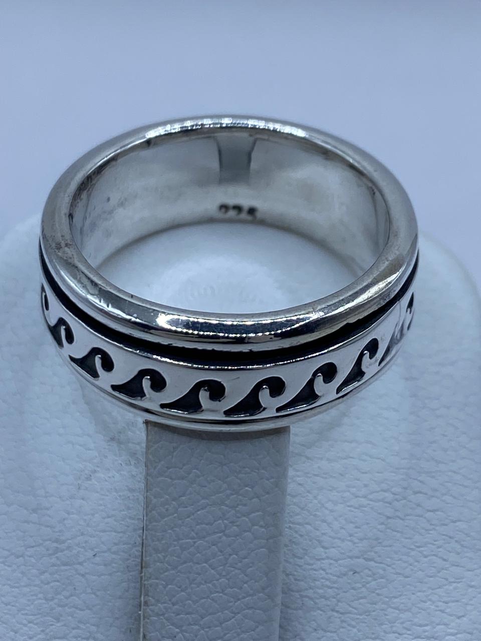💍🌊 Anillo Giratorio de Plata 925 con Diseño de Olas Clásicas 🔄✨