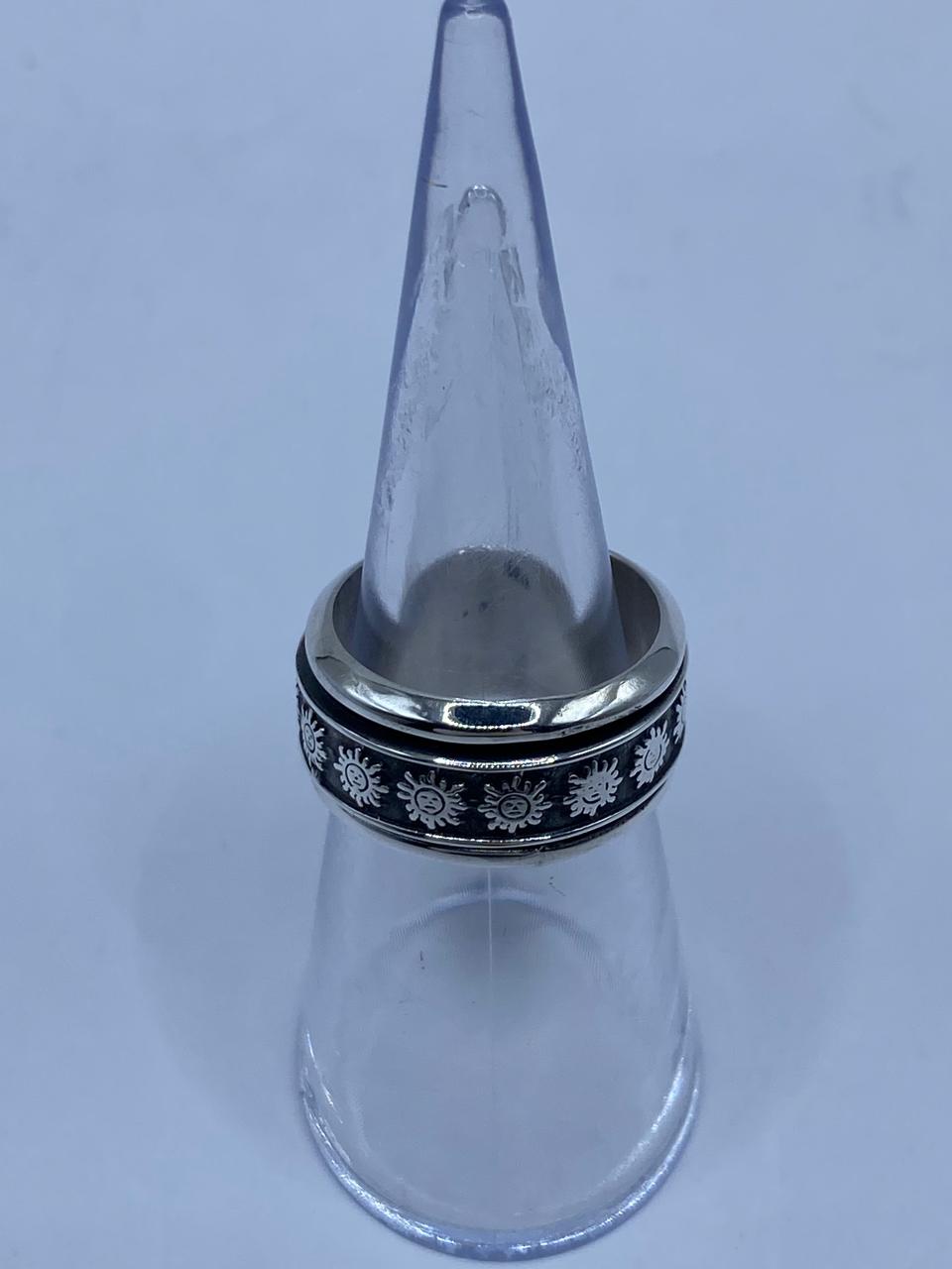 Anillo Giratorio de Plata 925 con Diseño de Soles — vista lateral
