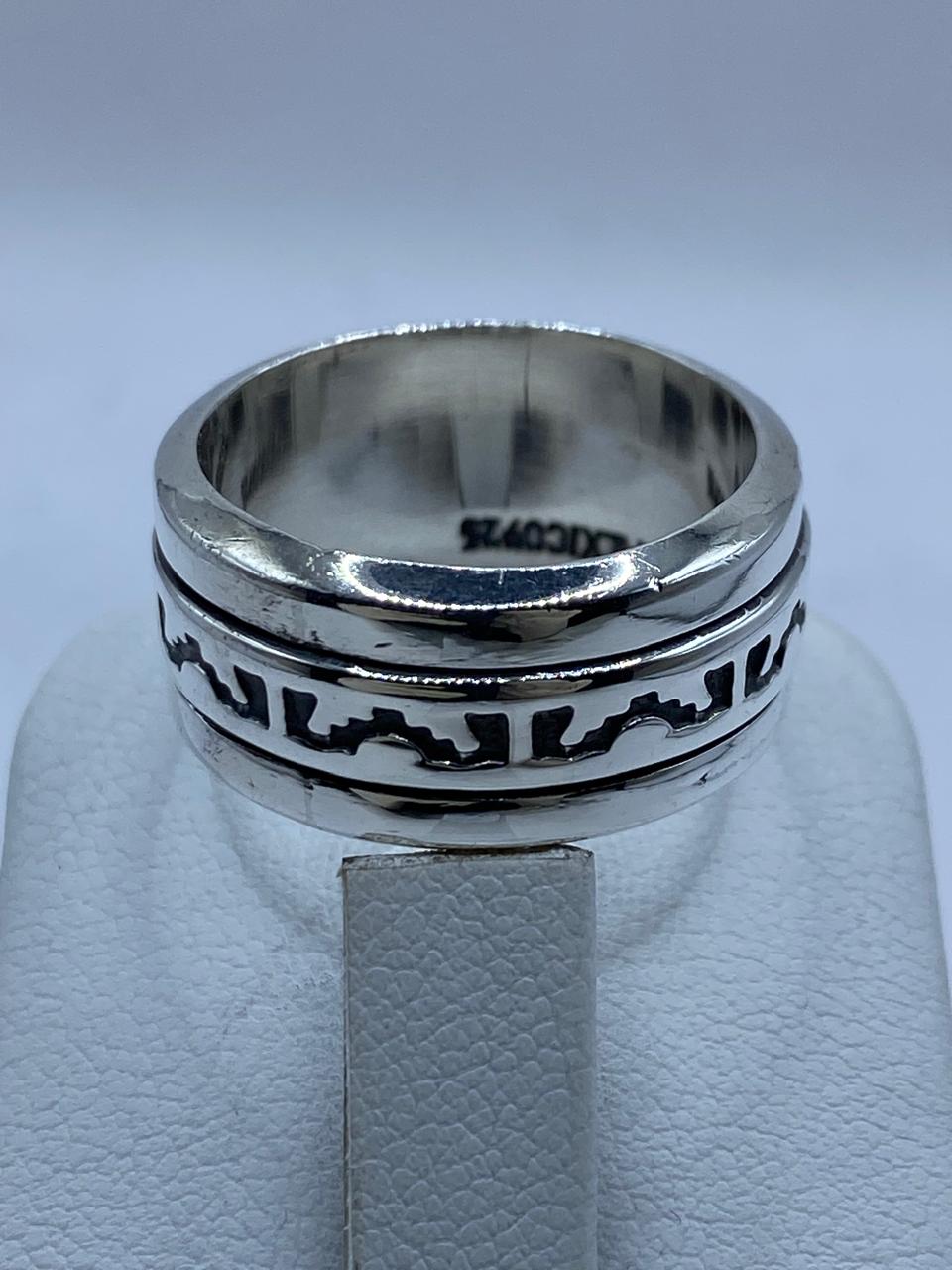 Anillo Giratorio de Plata .925 con Diseño Tribal