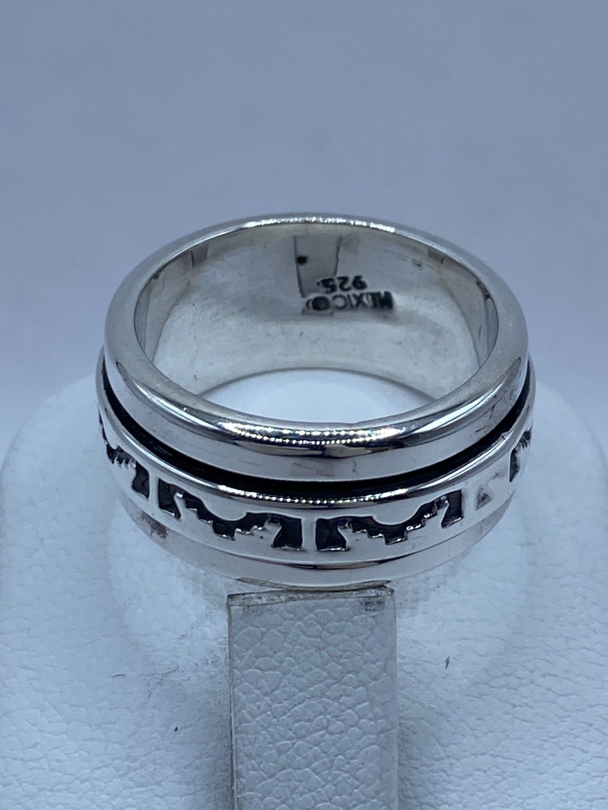 Anillo Giratorio de Plata 925 con Diseño Tribal Calado, sello de autenticidad Plata Ley .925