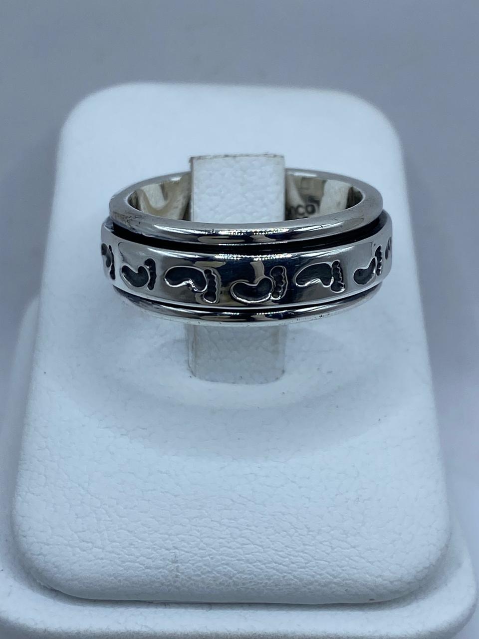 Anillo Giratorio de Plata 925 con Huellas — vista lateral