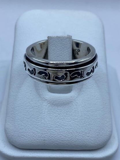 Anillo Giratorio de Plata 925 con Huellas, vista frontal