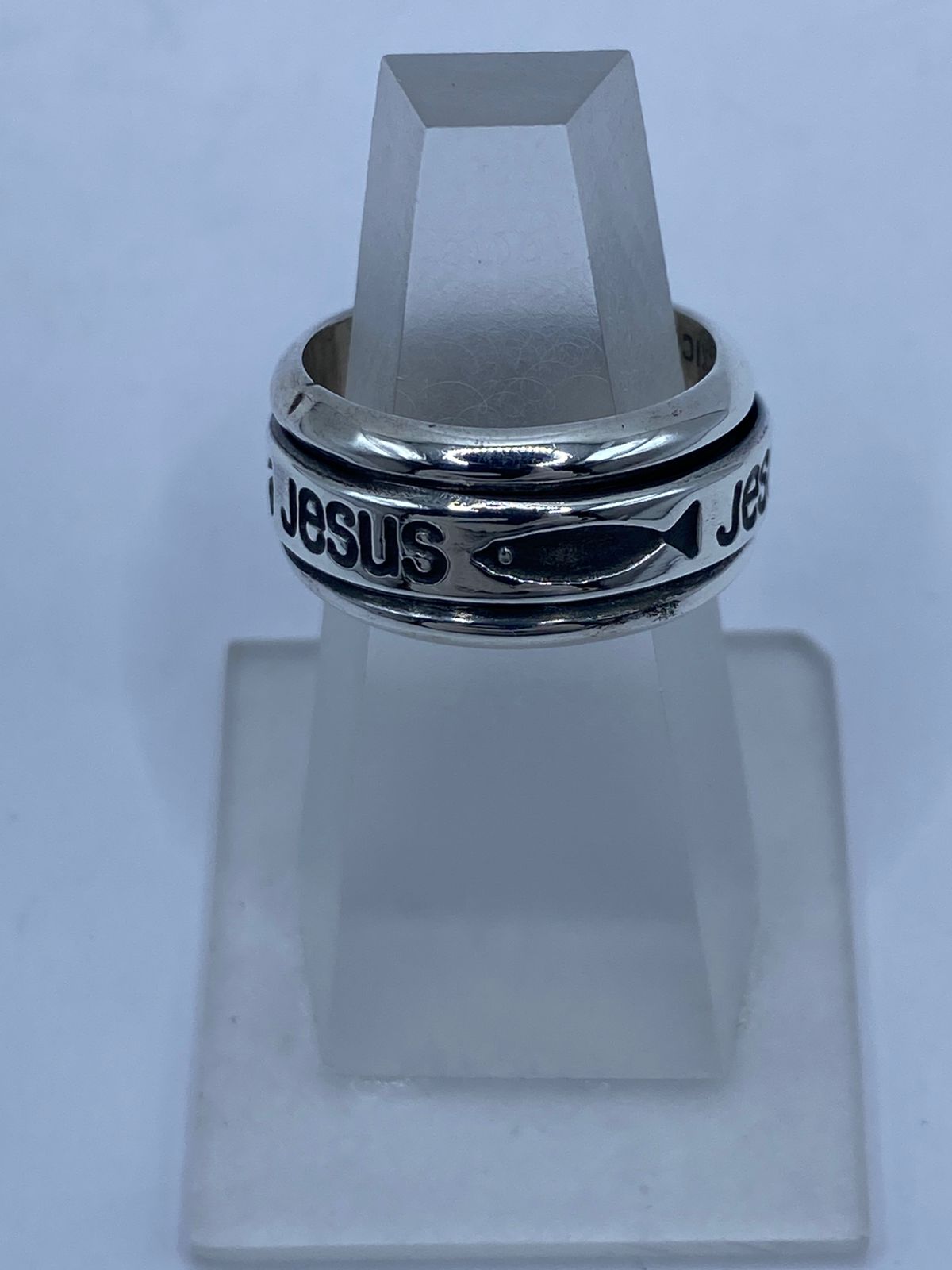 Anillo Giratorio de Plata 925 con Jesús e Ichthys, vista lateral
