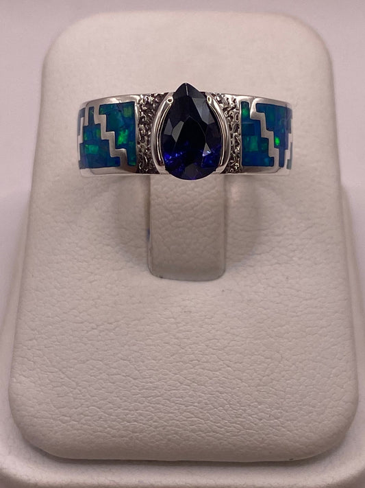 💍✨ Anillo “greca Azul” de Plata 950 con Ópalo de Fuego y Zirconia en báscula mostrando peso