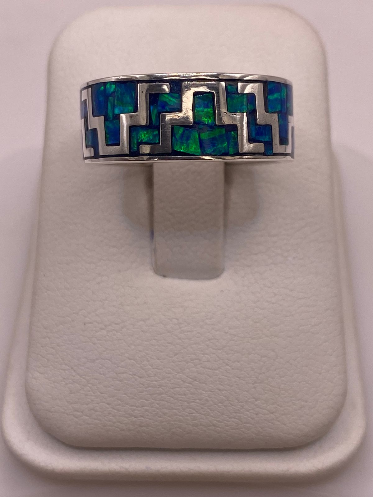 Anillo Greca Geometrica Continua con Ópalo de Fuego en Plata .950