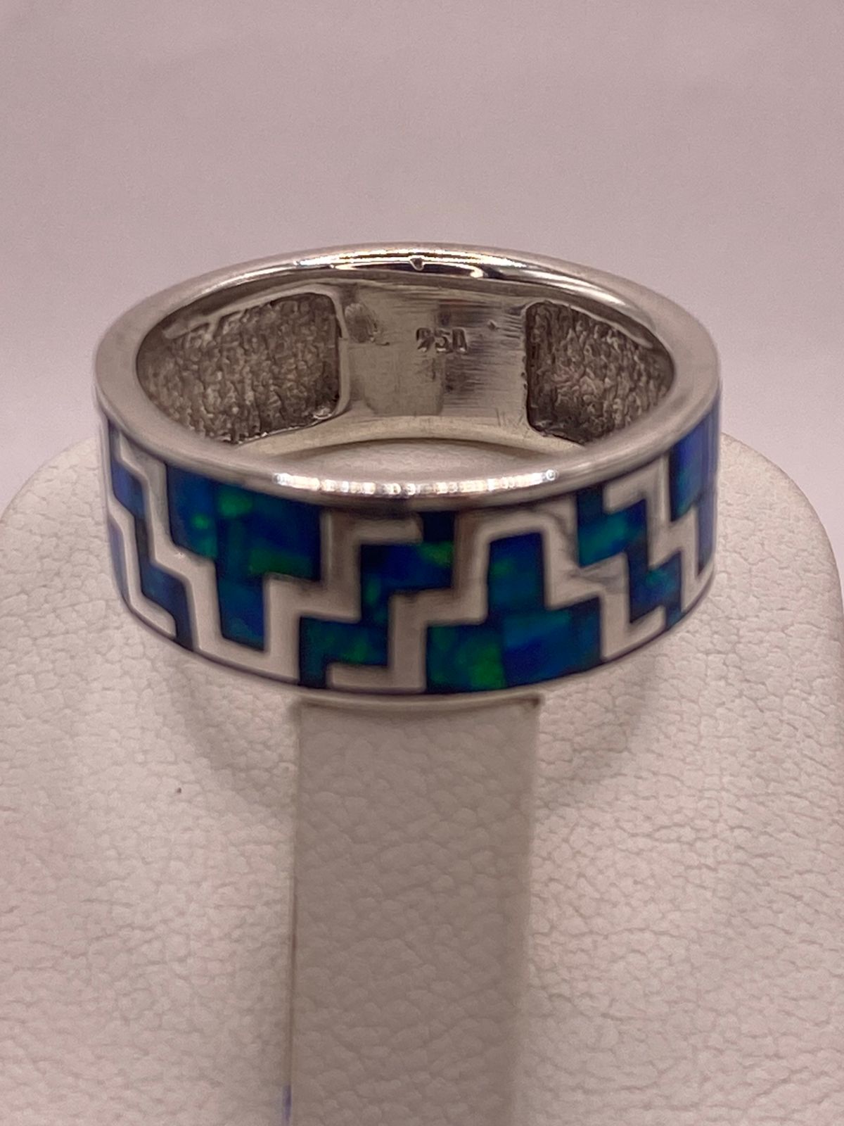 Anillo Greca Geometrica Continua con Ópalo de Fuego en Plata .950
