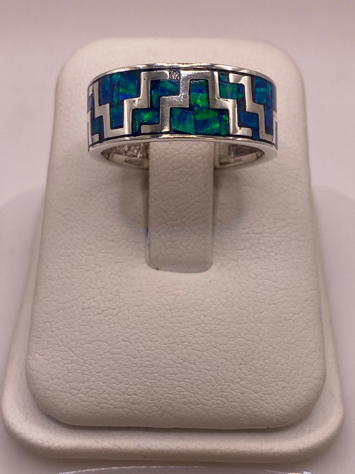 Anillo Greca Geometrica Continua con Ópalo de Fuego en Plata .950
