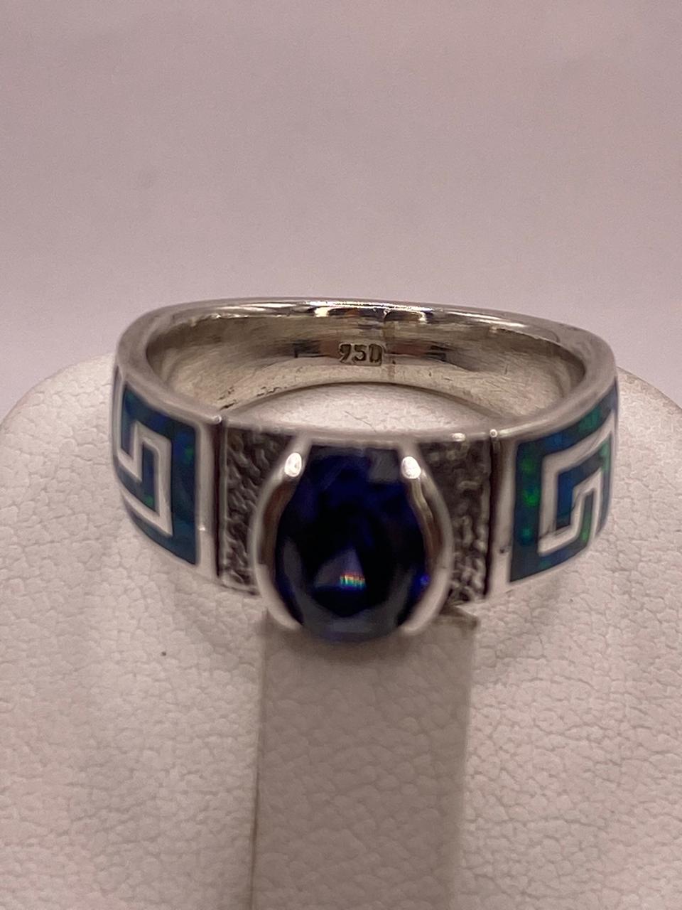 Anillo de Greca con Ópalo de Fuego  y Zirconia  en Plata .950