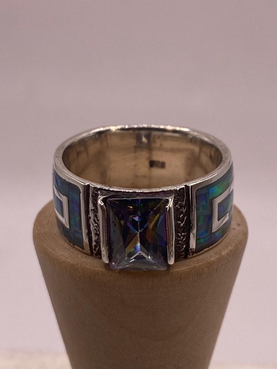 Anillo de Greca con Ópalo de Fuego  y Zirconia en Plata .950