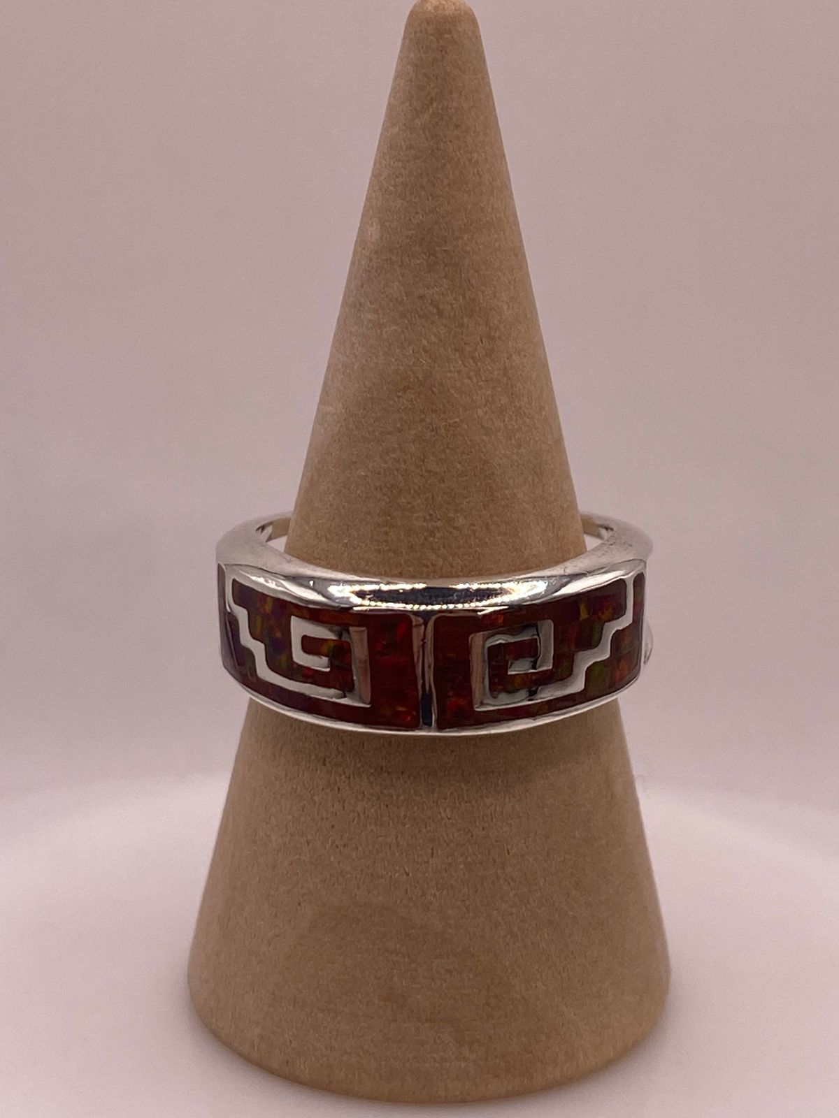 ✨ Anillo Greca de Plata 950 con Ópalo de Fuego — ángulo diagonal