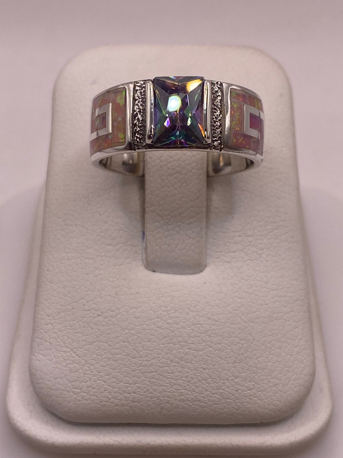 Anillo Greca de Plata 950 con Ópalo de Fuego y Zirconia Multicolor, vista frontal