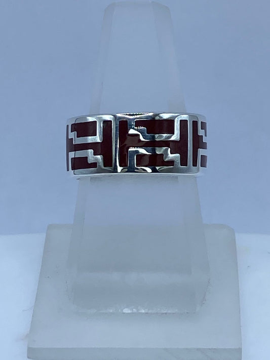 Anillo Greca Escalonada en Plata .925 con Coral Rojo