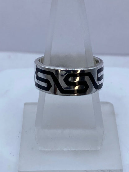 Anillo Greca Moderna en Plata .925 con Obsidiana, vista lateral