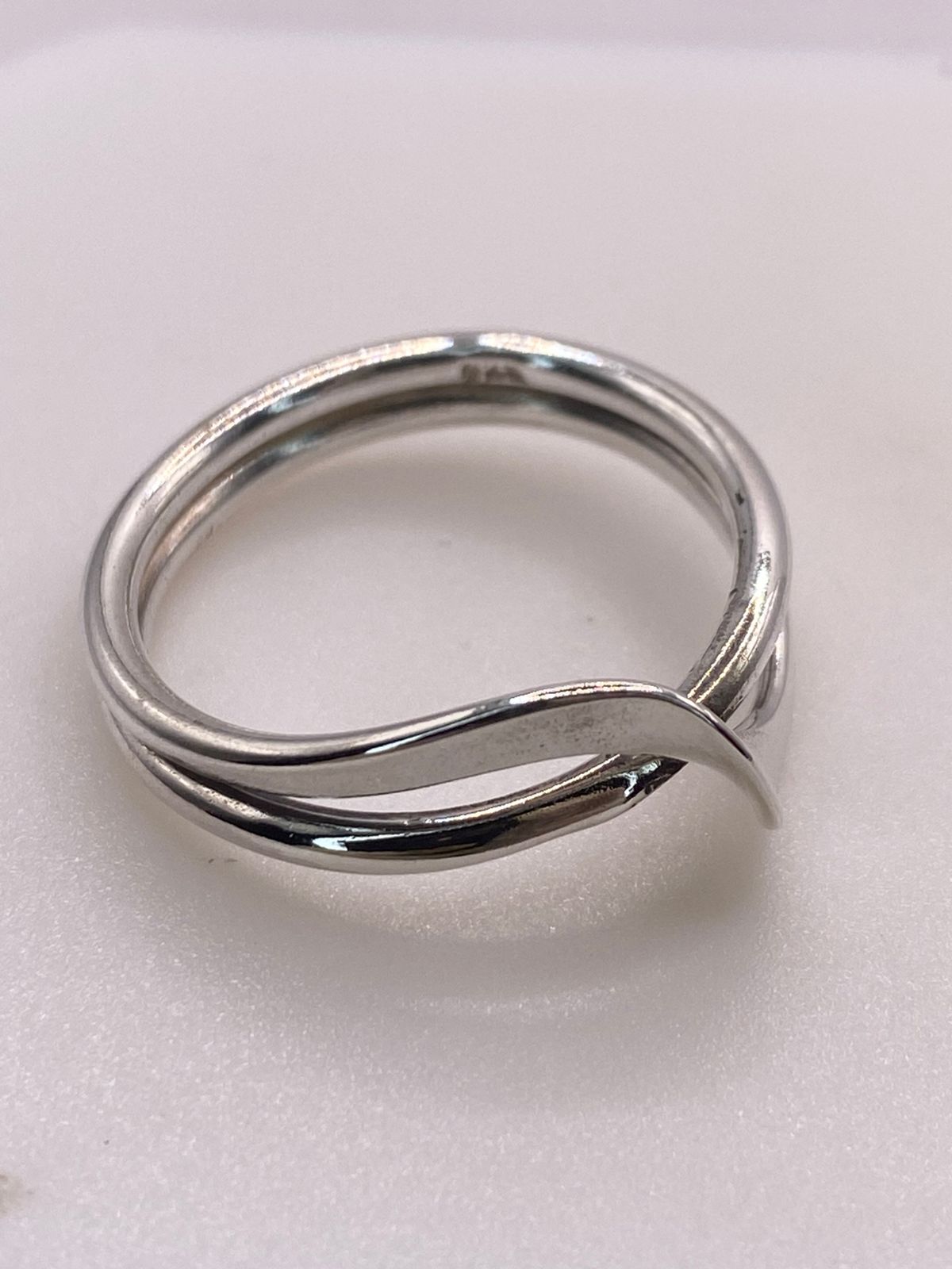 Anillo Infinito Moderno en Plata .925