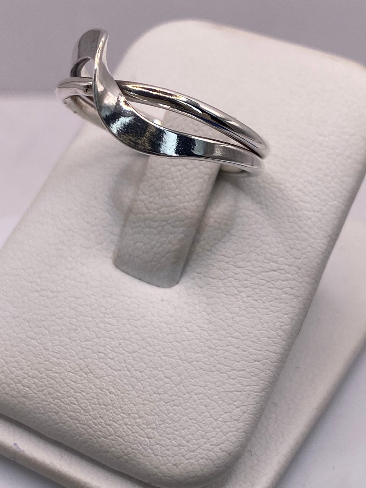 ♾️✨ Anillo Infinito Moderno en Plata .925