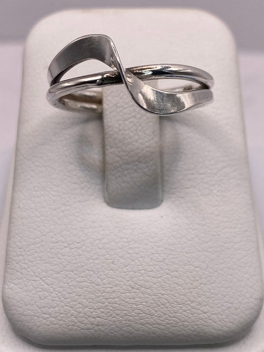 ♾️✨ Anillo Infinito Moderno en Plata .925