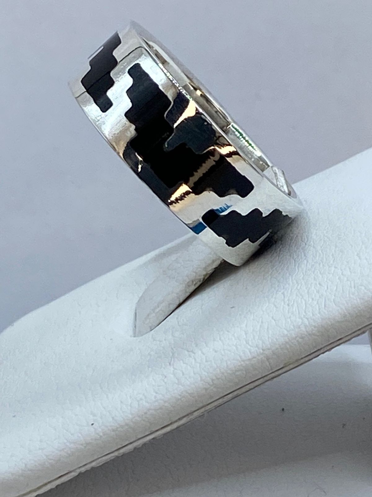 Anillo Inspirado en Pirámide de Plata .925