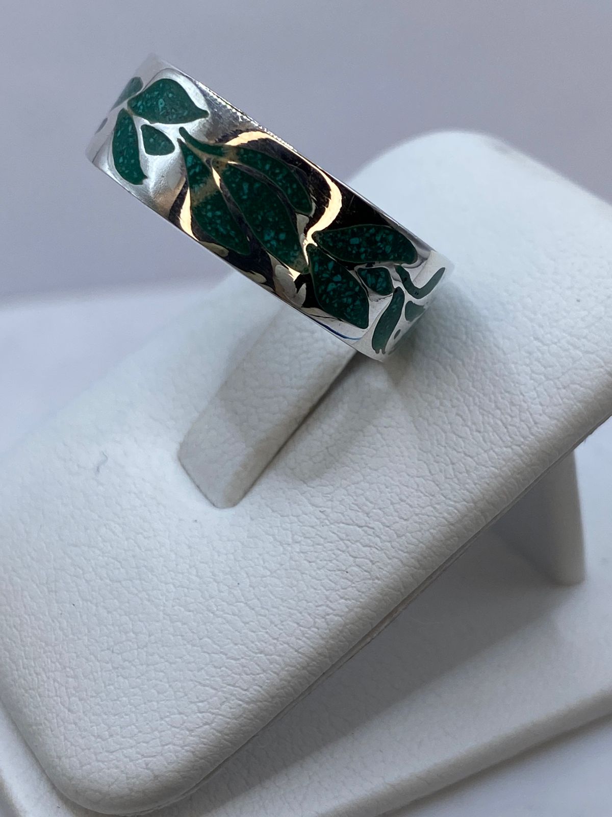 🌿 Anillo Malaquita Calado Diseño Hojas en Plata .925