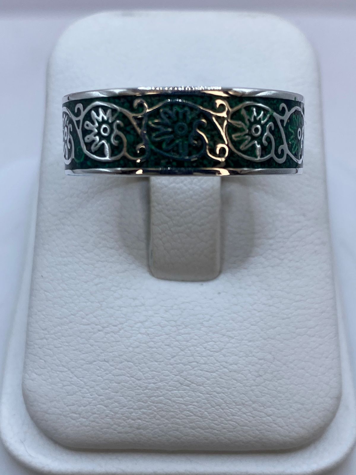 🌿💚 Anillo de Malaquita con Diseño Floral Calado en Plata .925