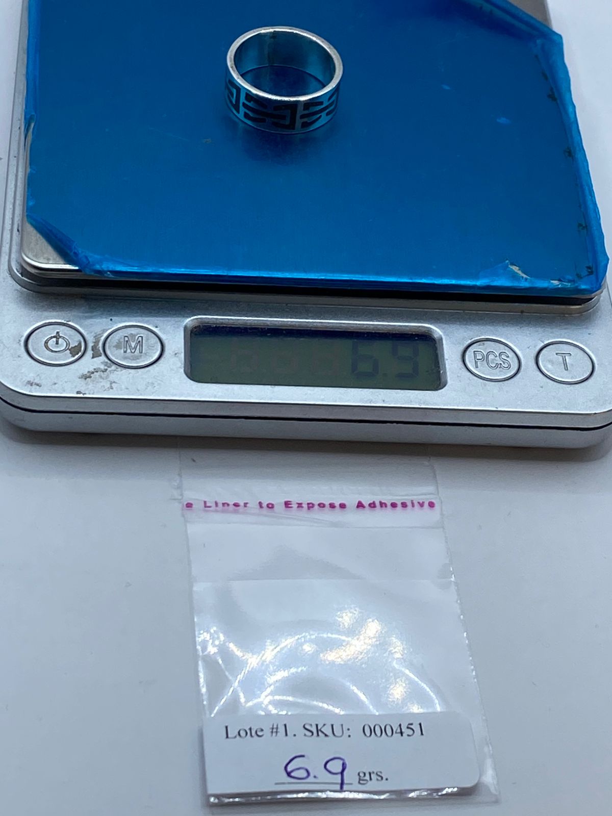 Anillo de Malaquita con Diseño Geométrico Calado en Plata .925