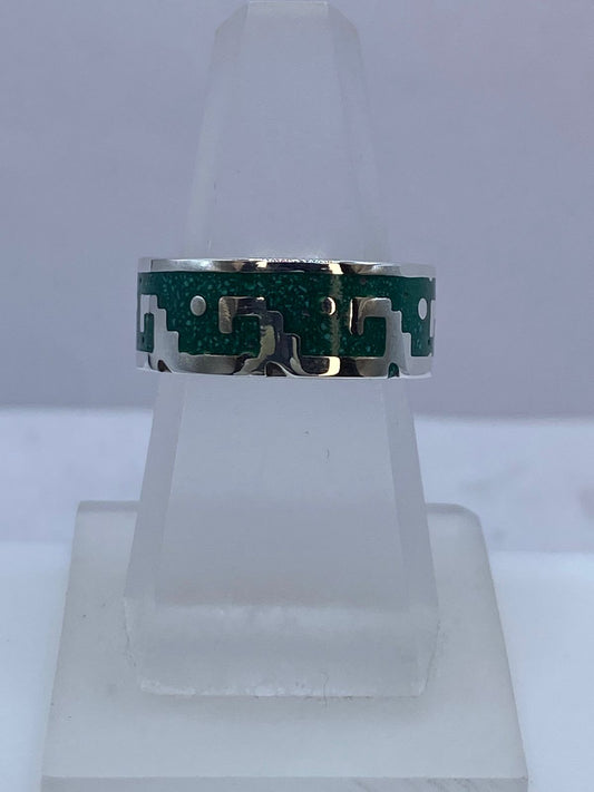 Anillo de Malaquita con Diseño Geométrico Minimalista en Plata .925