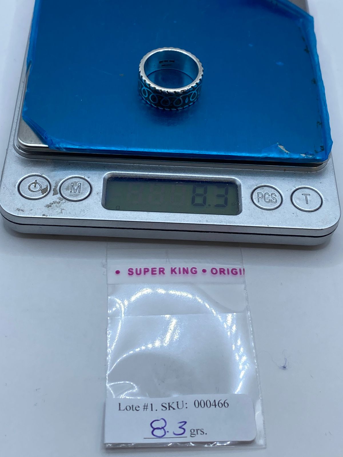 Anillo de Malaquita con Patrón Esculpido en Plata .925