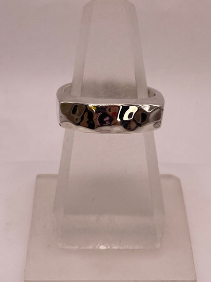 Anillo Martillado de Plata Ley .925