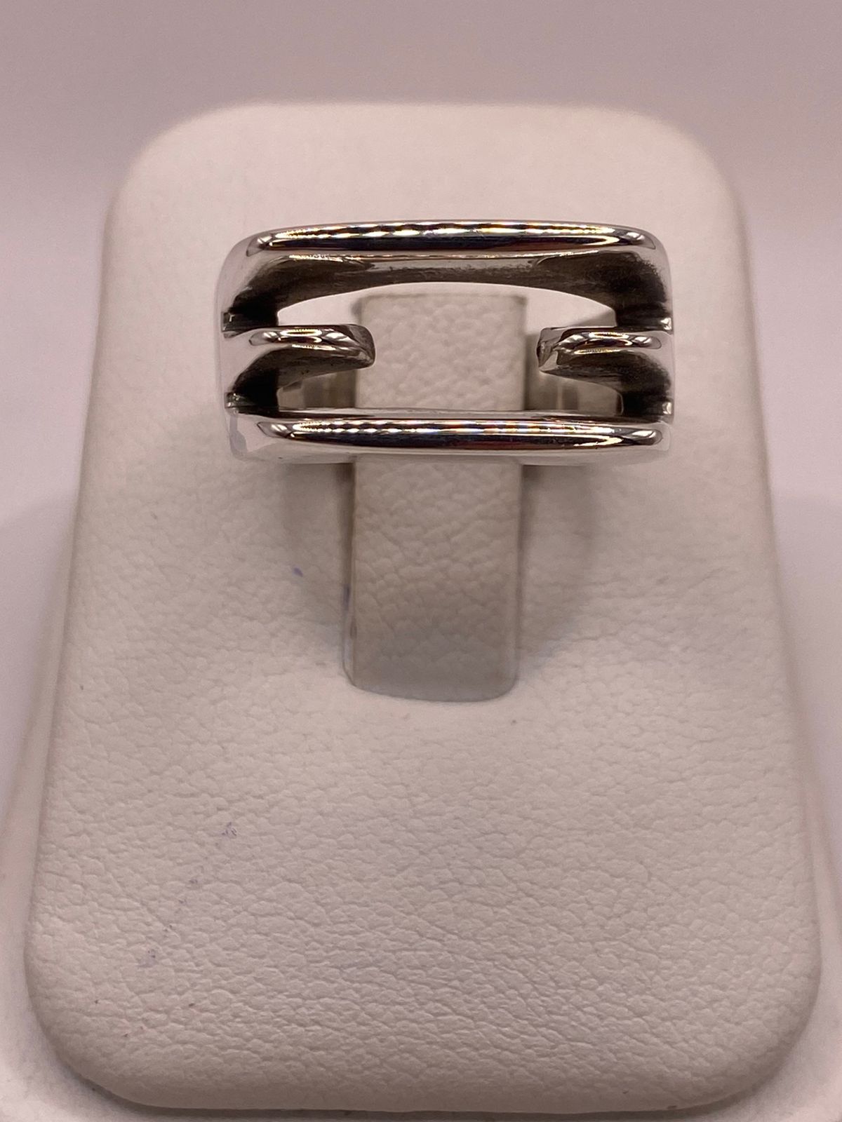 Anillo Moderno de Doble Barra Abierta en Plata .925
