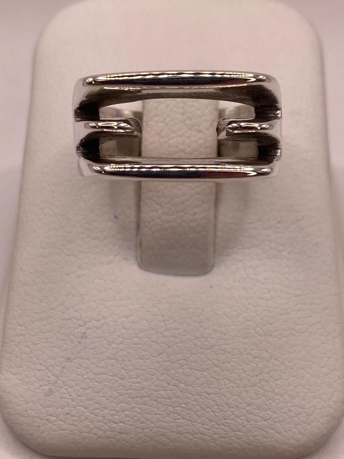 Anillo Moderno de Doble Barra Abierta en Plata .925
