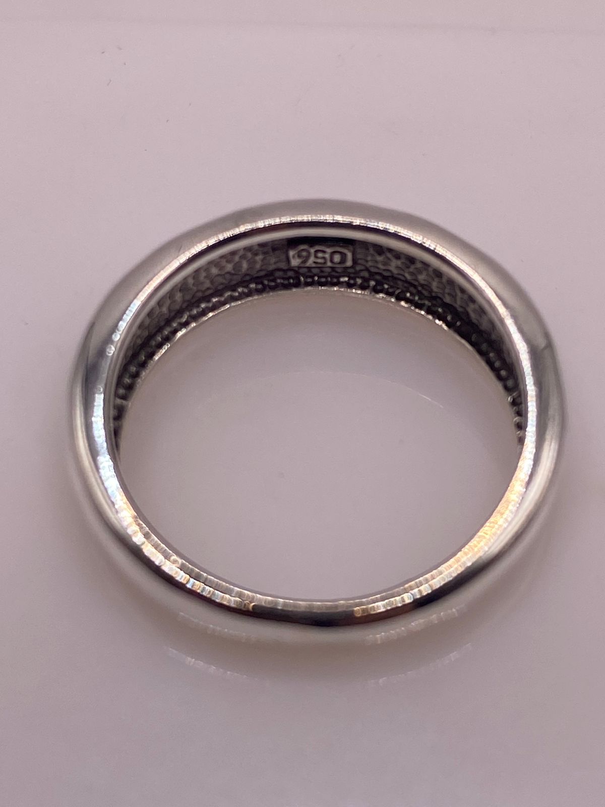 Anillo Moderno Ondulado de Plata 950 con Ópalo de Fuego