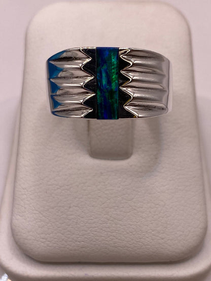 Anillo Moderno con Ópalo de Fuego Azul‑Verde en Plata Ley 925