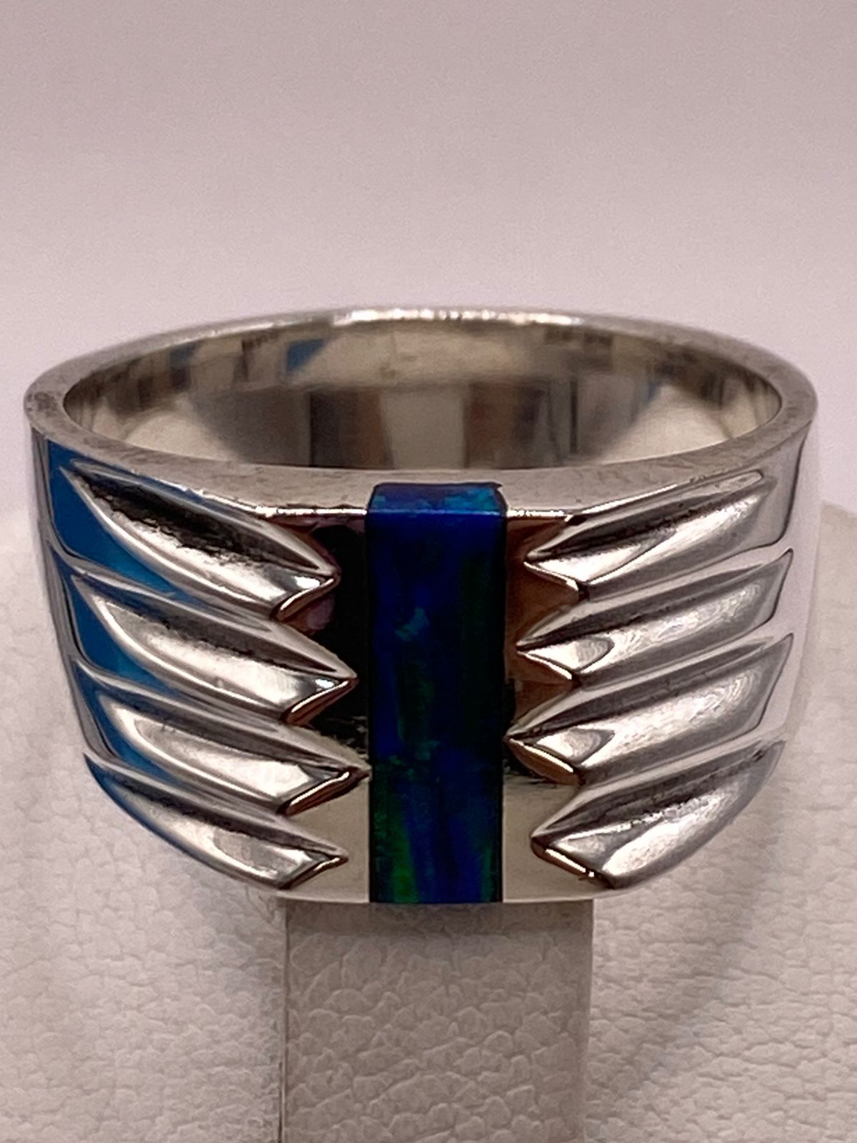 🔥 Anillo Moderno con Ópalo de Fuego Azul‑Verde en Plata Ley 925